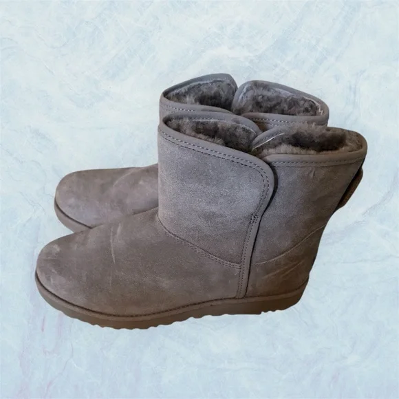New without Box UGG Cory II Gray Suede Shearling Boots. Size 7. - Picture 2 of 4